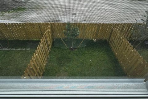 Townhouse in Homestead, Florida 3 bedrooms, 123.37 sq.m. № 2021431 - photo 23