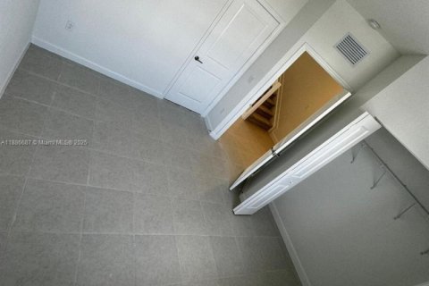 Townhouse in Homestead, Florida 3 bedrooms, 123.37 sq.m. № 2021431 - photo 16