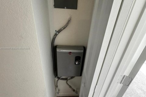 Townhouse in Homestead, Florida 3 bedrooms, 123.37 sq.m. № 2021431 - photo 26