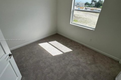 Townhouse in Homestead, Florida 3 bedrooms, 123.37 sq.m. № 2021431 - photo 21