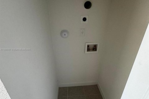 Townhouse in Homestead, Florida 3 bedrooms, 123.37 sq.m. № 2021431 - photo 24