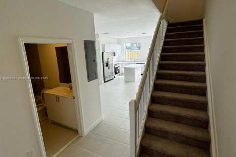 Townhouse in Homestead, Florida 3 bedrooms, 123.37 sq.m. № 2021431 - photo 9