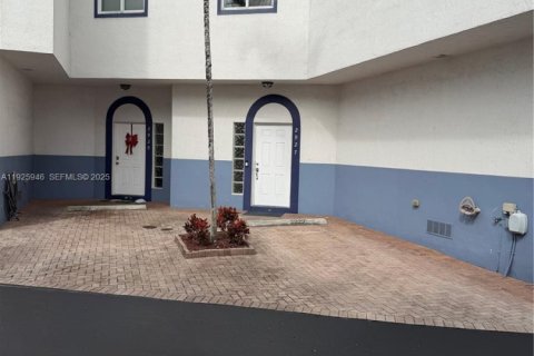 Townhouse in Fort Lauderdale, Florida 3 bedrooms, 218.32 sq.m. № 1984455 - photo 5