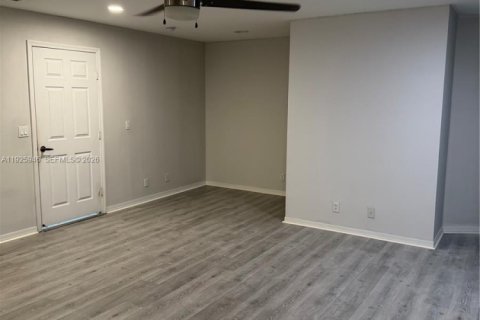 Townhouse in Fort Lauderdale, Florida 3 bedrooms, 218.32 sq.m. № 1984455 - photo 26