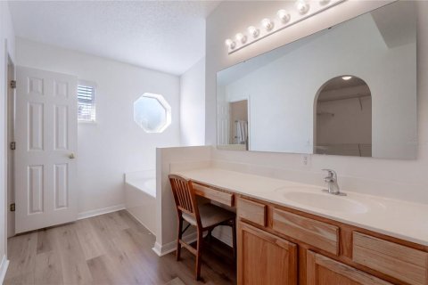 Villa ou maison à vendre à Chuluota, Floride: 3 chambres, 173.26 m2 № 2416779 - photo 18
