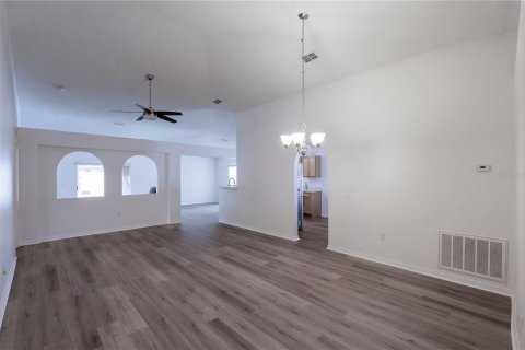 Villa ou maison à vendre à Chuluota, Floride: 3 chambres, 173.26 m2 № 2416779 - photo 7