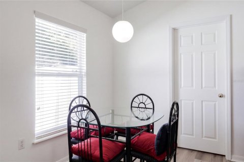 Villa ou maison à vendre à Chuluota, Floride: 3 chambres, 173.26 m2 № 2416779 - photo 15