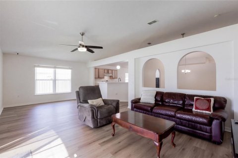 Villa ou maison à vendre à Chuluota, Floride: 3 chambres, 173.26 m2 № 2416779 - photo 10