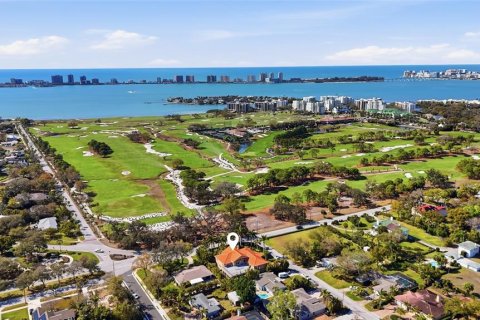 Villa ou maison à Belleair, Floride 4 chambres, 593.37 m2 № 2103106