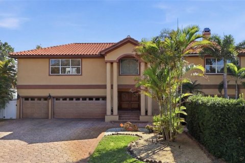 Casa en venta en Belleair, Florida, 4 dormitorios, 593.37 m2 № 2103106 - foto 9