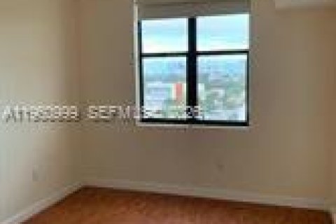 Condominio en alquiler en Coral Gables, Florida, 2 dormitorios, 104.61 m2 № 2021827 - foto 6