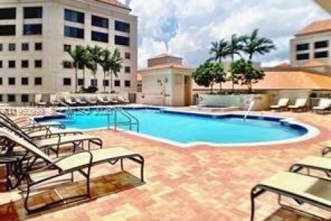Condominio en alquiler en Coral Gables, Florida, 2 dormitorios, 104.61 m2 № 2021827 - foto 16