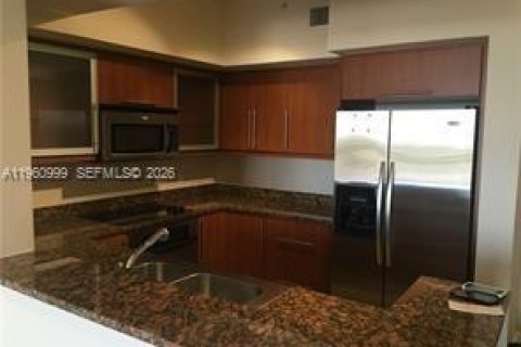 Condominio en alquiler en Coral Gables, Florida, 2 dormitorios, 104.61 m2 № 2021827 - foto 3