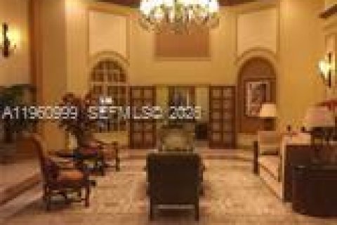 Condominio en alquiler en Coral Gables, Florida, 2 dormitorios, 104.61 m2 № 2021827 - foto 20