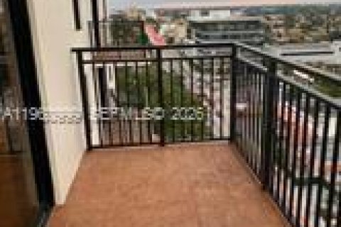 Condominio en alquiler en Coral Gables, Florida, 2 dormitorios, 104.61 m2 № 2021827 - foto 13