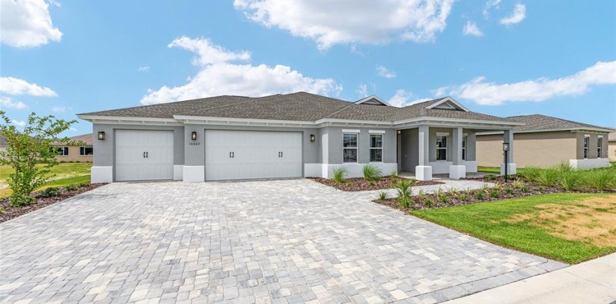 House in Ocala, Florida 3 bedrooms, 205.41 sq.m. № 1866492