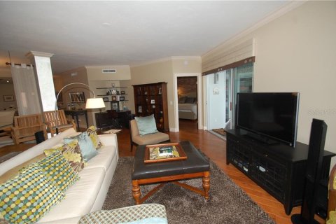 Condo in Sarasota, Florida, 2 bedrooms  № 1105428 - photo 9