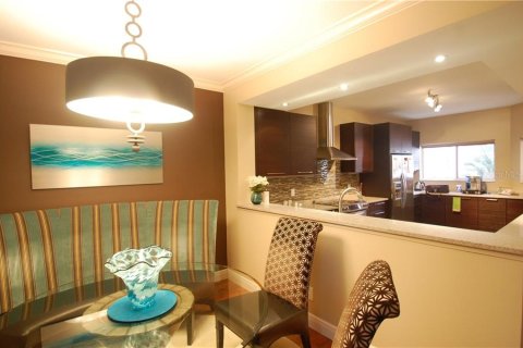 Condo in Sarasota, Florida, 2 bedrooms  № 1105428 - photo 11