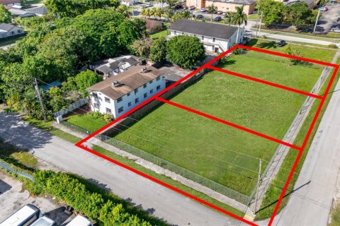 Commercial property in Homestead, Florida 362.97 sq.m. № 1964410 - photo 2