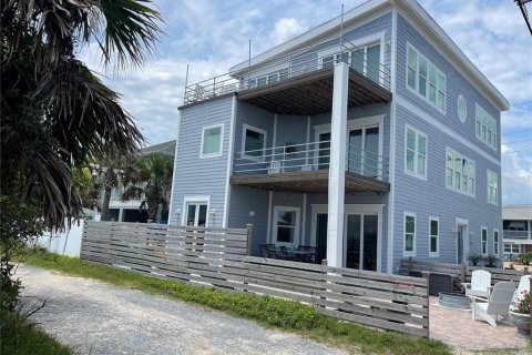 House in Flagler Beach, Florida 3 bedrooms, 390.19 sq.m. № 2205477 - photo 3