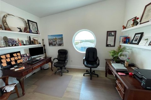 House in Flagler Beach, Florida 3 bedrooms, 390.19 sq.m. № 2205477 - photo 15