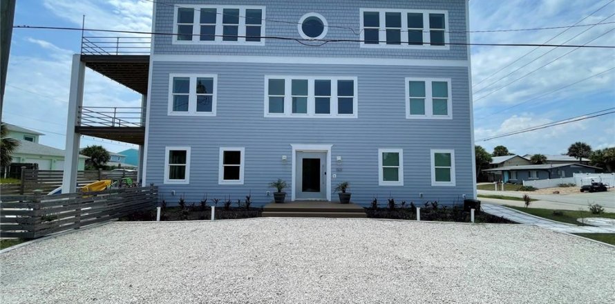 House in Flagler Beach, Florida 3 bedrooms, 390.19 sq.m. № 2205477