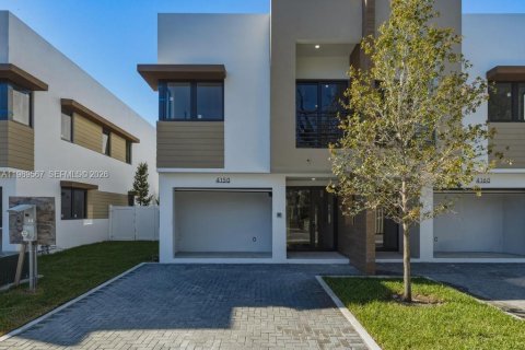 Touwnhouse à Dania Beach, Floride 4 chambres, 168.9 m2 № 2051648