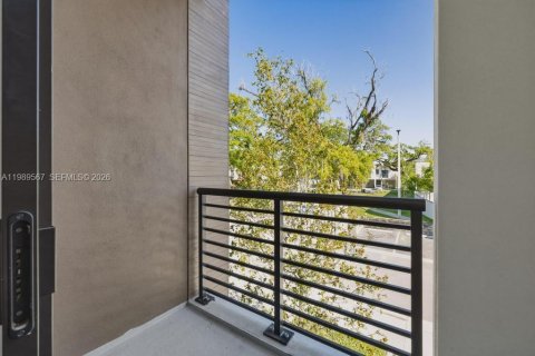 Touwnhouse à vendre à Dania Beach, Floride: 4 chambres, 168.9 m2 № 2051648 - photo 17