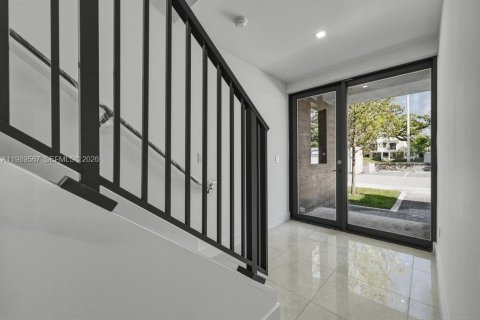 Touwnhouse à vendre à Dania Beach, Floride: 4 chambres, 168.9 m2 № 2051648 - photo 3