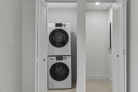 Touwnhouse à vendre à Dania Beach, Floride: 4 chambres, 168.9 m2 № 2051648 - photo 7