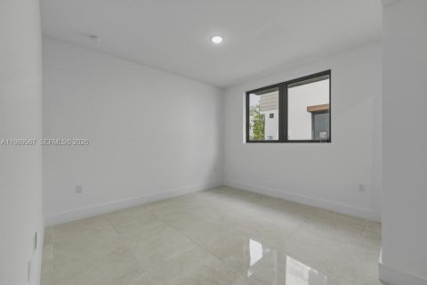Touwnhouse à vendre à Dania Beach, Floride: 4 chambres, 168.9 m2 № 2051648 - photo 5