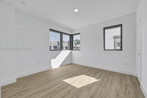 Touwnhouse à vendre à Dania Beach, Floride: 4 chambres, 168.9 m2 № 2051648 - photo 28