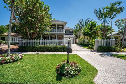 House in Fort Lauderdale, Florida 5 bedrooms, 296.45 sq.m. № 1891378 - photo 1