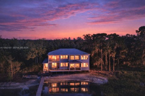 Casa en venta en Lake Placid, Florida, 5 dormitorios, 255.11 m2 № 1999475 - foto 2