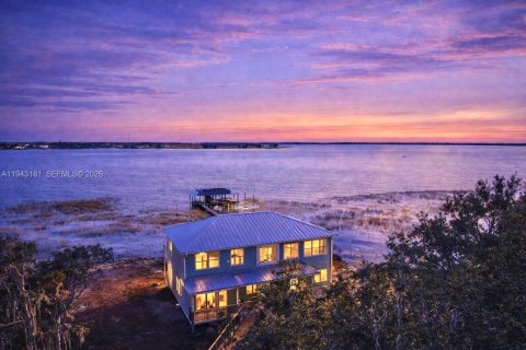 Casa en Lake Placid, Florida 5 dormitorios, 255.11 m2 № 1999475