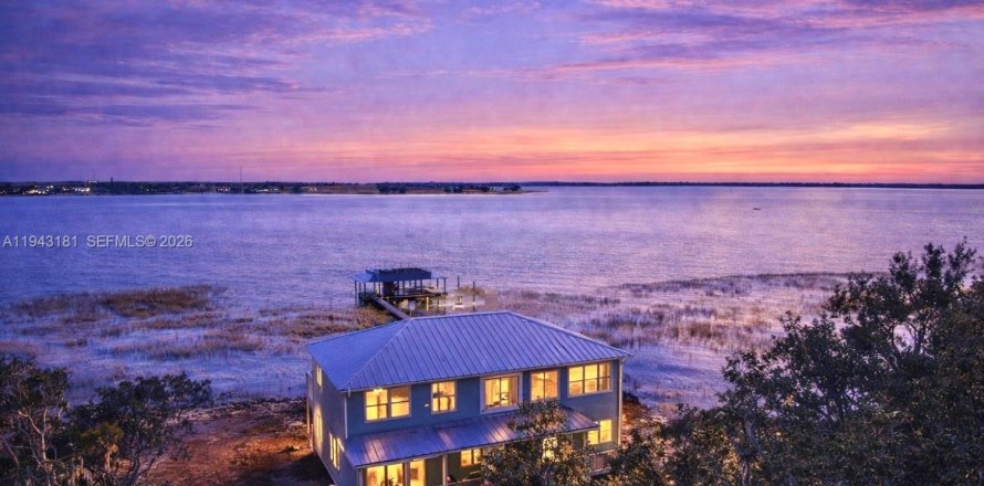 Casa en Lake Placid, Florida 5 dormitorios, 255.11 m2 № 1999475