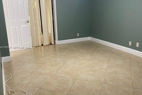 Снять в аренду кондоминиум в Коконат Крик, Флорида 2 спальни, 91.23м2, № 1978736 - фото 27