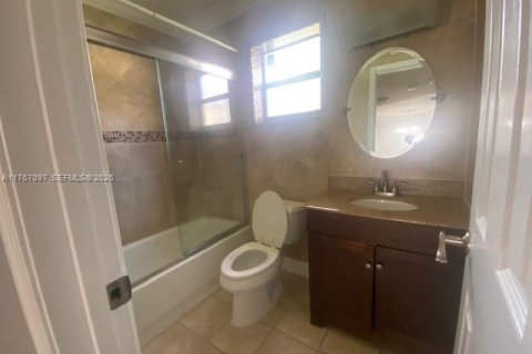 Снять в аренду кондоминиум в Коконат Крик, Флорида 2 спальни, 91.23м2, № 1978736 - фото 15