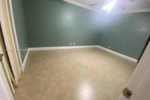 Снять в аренду кондоминиум в Коконат Крик, Флорида 2 спальни, 91.23м2, № 1978736 - фото 25