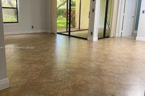 Снять в аренду кондоминиум в Коконат Крик, Флорида 2 спальни, 91.23м2, № 1978736 - фото 6