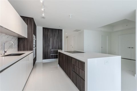 Condo in Miami, Florida, 3 bedrooms  № 2174177 - photo 4