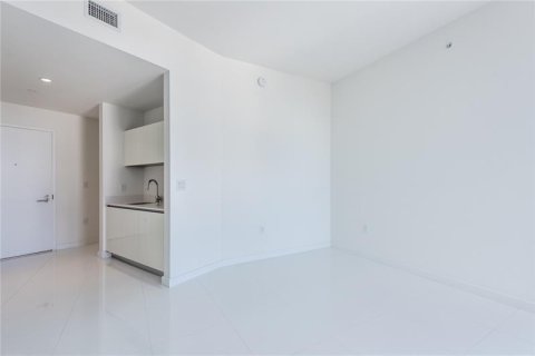 Condo in Miami, Florida, 3 bedrooms  № 2174177 - photo 17