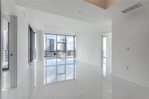 Condo in Miami, Florida, 3 bedrooms  № 2174177 - photo 6