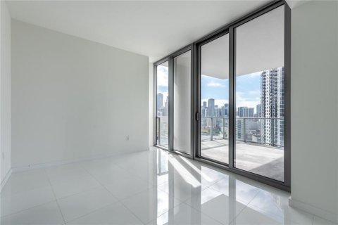 Condo in Miami, Florida, 3 bedrooms  № 2174177 - photo 11