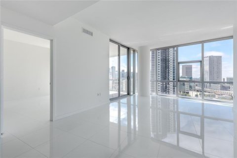 Condo in Miami, Florida, 3 bedrooms  № 2174177 - photo 5