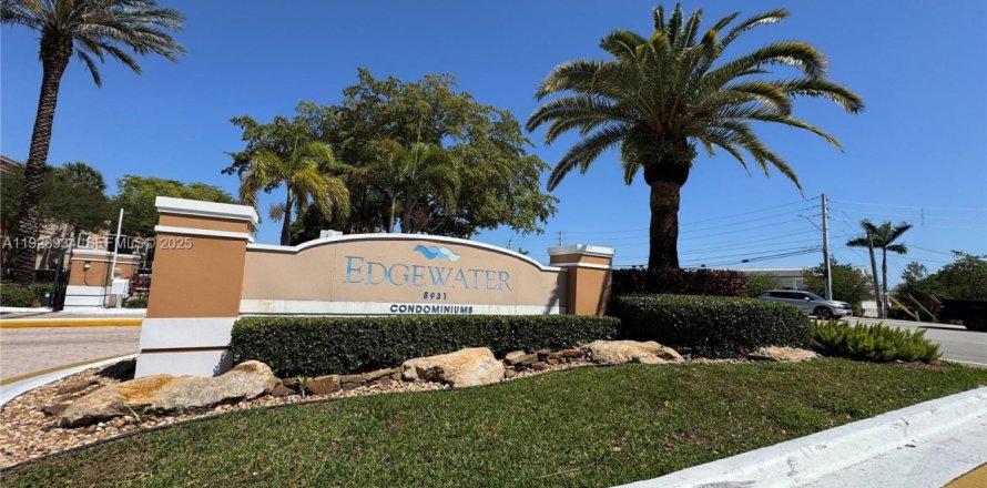 Condominio en Coral Springs, Florida, 3 dormitorios  № 1982336