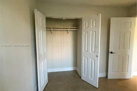 Condominio en alquiler en Coral Springs, Florida, 3 dormitorios, 108.32 m2 № 1982336 - foto 11