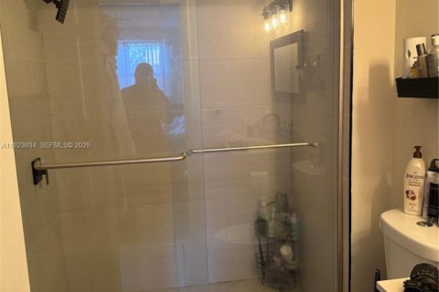 Condominio en alquiler en Coral Springs, Florida, 3 dormitorios, 108.32 m2 № 1982336 - foto 13