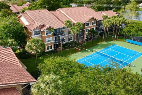 Condominio en alquiler en Coral Springs, Florida, 3 dormitorios, 108.32 m2 № 1982336 - foto 18
