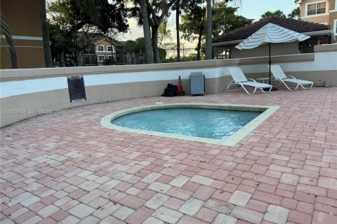 Condominio en alquiler en Coral Springs, Florida, 3 dormitorios, 108.32 m2 № 1982336 - foto 14